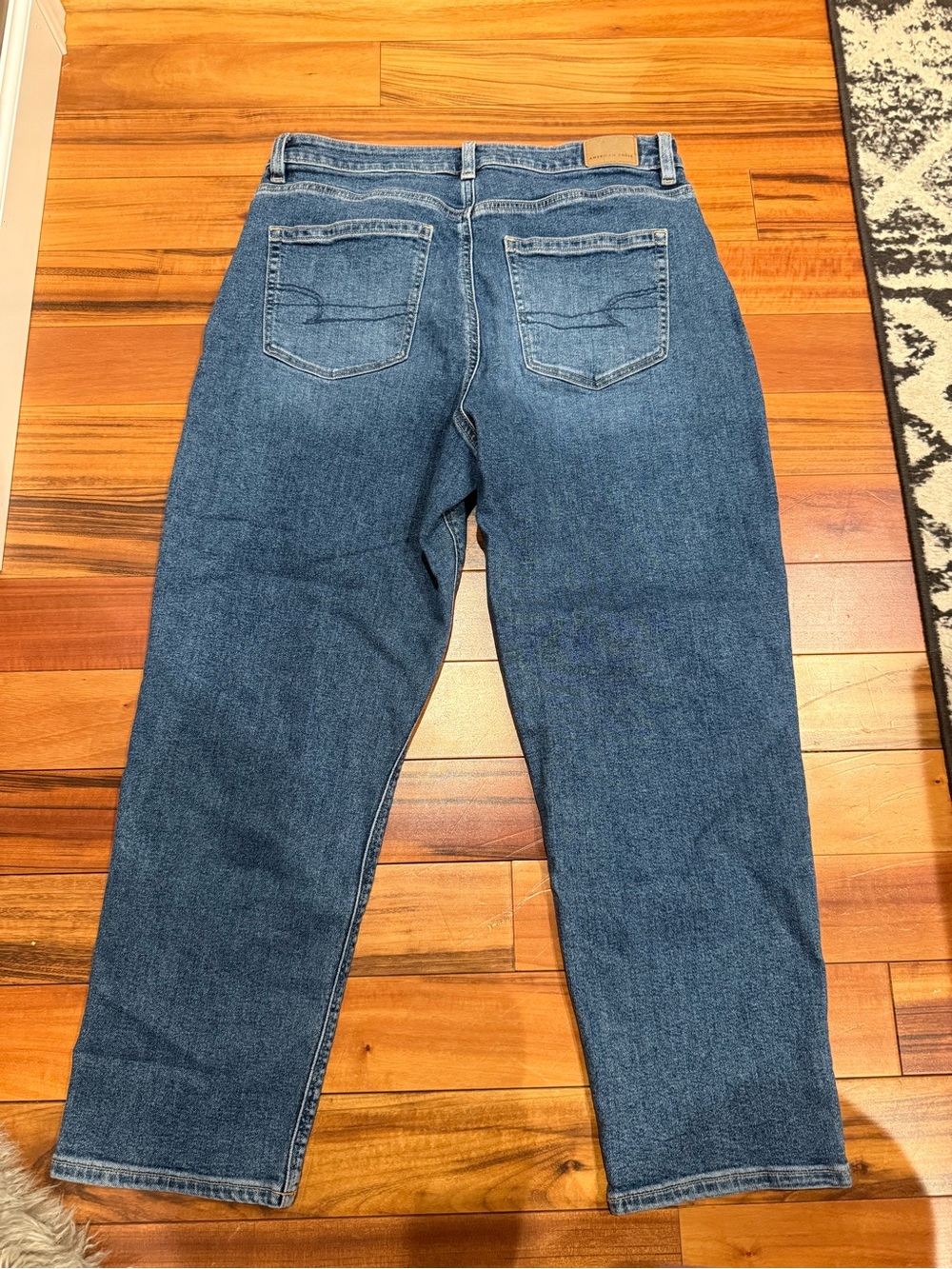 American Eagle Outfitters Women's Straight-Leg Jeans in Medium Blue